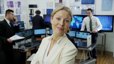 ofiste çalışan mali trader