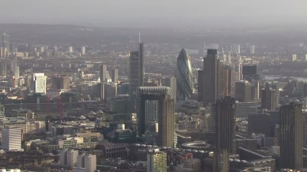 Vista aérea panorámica sobre la ciudad de Londres — Vídeos de Stock