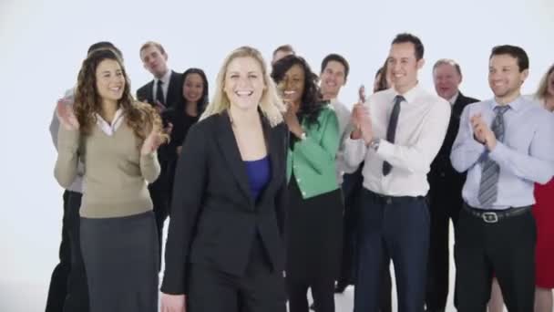 幸せな、多様なビジネス人々 のグループ — ストック動画