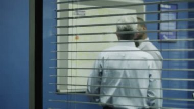 Haritaya bakıyordum iki ofis arkadaşları