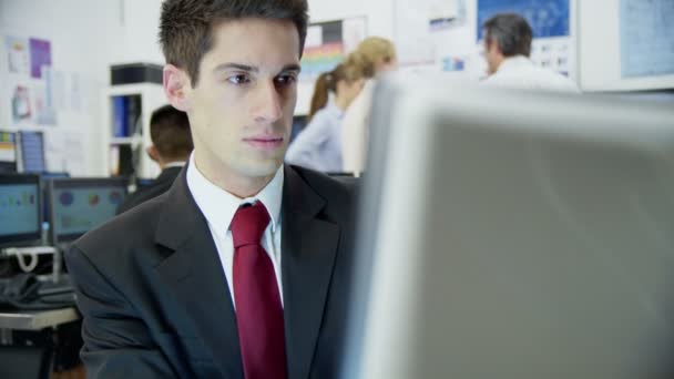 trader du marché fait affaire par téléphone 
