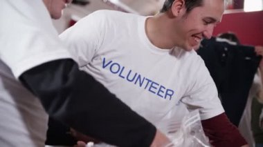 sadaka gönüllü olarak basılı tişörtleri bağışlanan mal sıralama