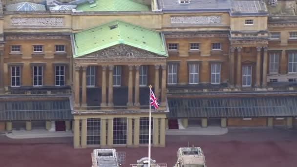 Buckingham palace in London — Stock Video