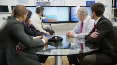 profesyonel grup toplantısında beyin fırtınası