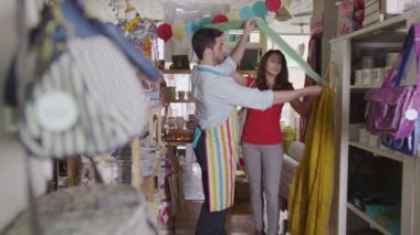 Müşteri satış asistanı yardımcı