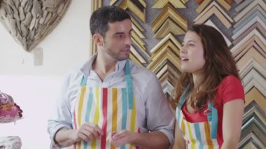 Satış Görevlisi hizmeti sunan