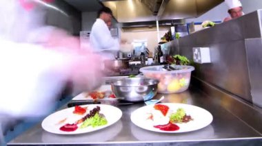 ticari mutfak gıda hazırlama aşçılar meşgul ekibi