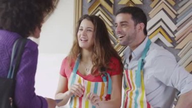 Satış Görevlisi hizmeti sunan