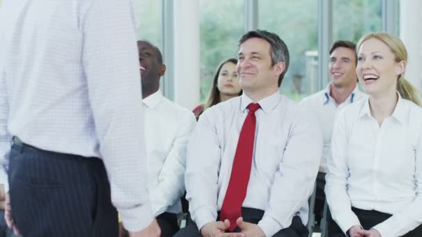 Geschäftsleute beim Business-Seminar — Stockvideo