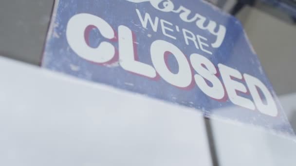 Closed' sign is turned to 'Open' — Stok video