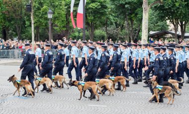 Paris - 14 Temmuz: Jandarma askeri geçit töreninde Republi