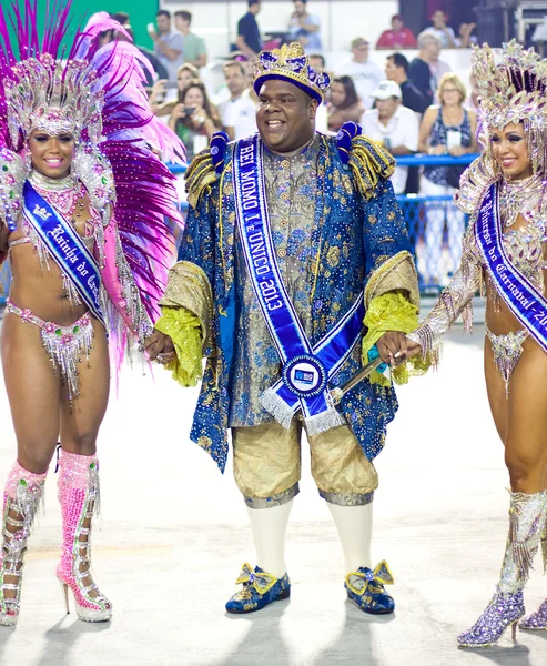Rio De Janeiro - 10 lutego: Womans i człowiek w kostiumie tańczyć — Zdjęcie stockowe