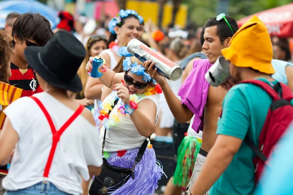 Rio de janeiro - 11 lutego: Kobieta tańczy na wolna w ca — Zdjęcie stockowe