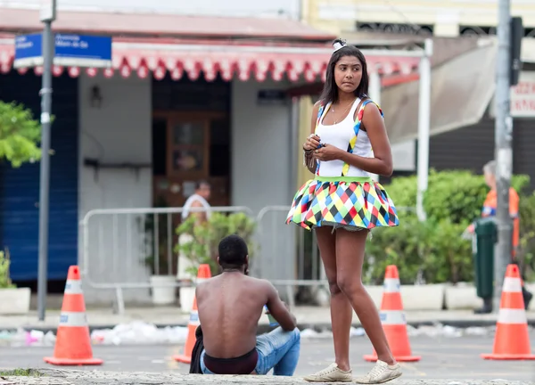 Rio De Janeiro - február 9-én: Fiatal nők a szabad peo jelmez — Stock Fotó