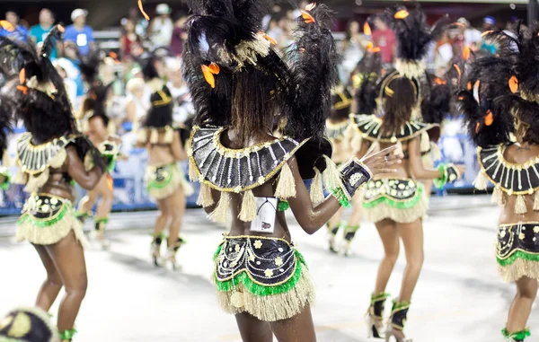 Rio De Janeiro - únor 10:Dancers kostým na karneval na S — Stock fotografie