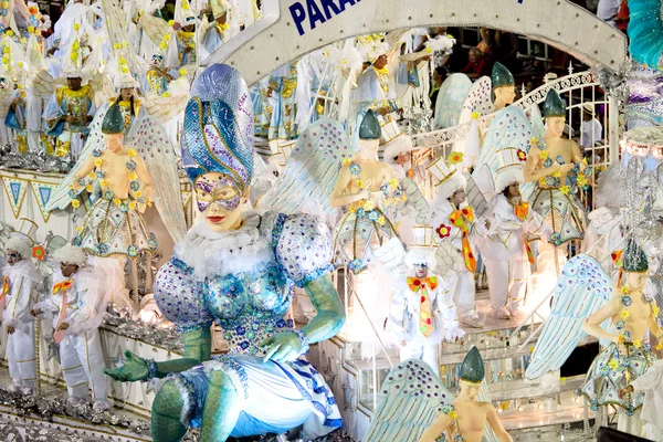 RIO DE JANEIRO - FEBRUARY 10: Performance of at carnival — Stock Photo, Image