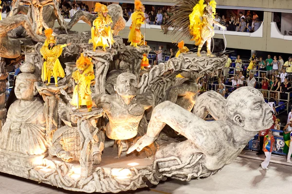 RIO DE JANEIRO - FEBRUARY 11: Show with decorations on carnival — Stock Photo, Image