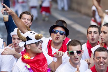 Pamplona, İspanya - 8 Temmuz: insanlar açılış o eğlenceli yaşıyorsanız