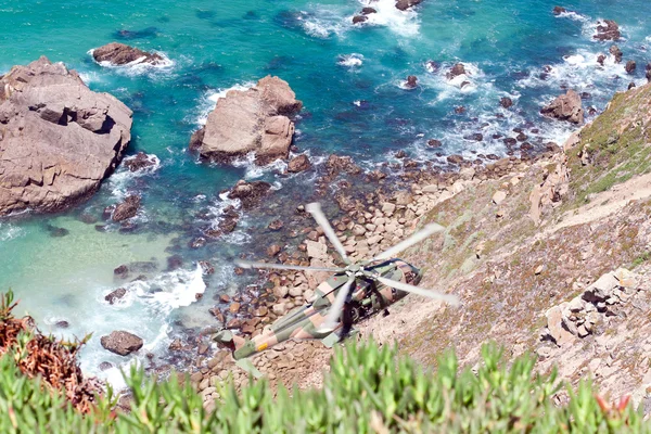 海角 cabo da roca，葡萄牙-7 月 30 日： 军用直升机需要 — 图库照片