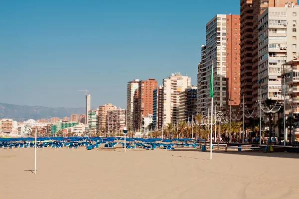 Sonniger Strand von Benidorm. Spanien — Stockfoto