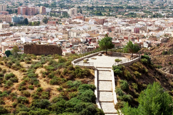 Bir gözlem güvertesi olan bakan kasaba lorca, İspanya — Stok fotoğraf