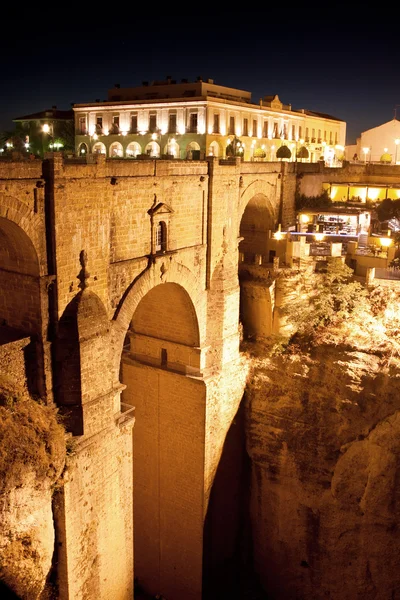 Παλιό γεφύρι στην πόλη της ronda, στην Ανδαλουσία, Ισπανία — Φωτογραφία Αρχείου