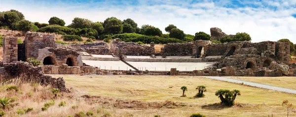 Ruinas デル anfiteatro ロマノ、カディス、アンダルシア、スペイン — ストック写真