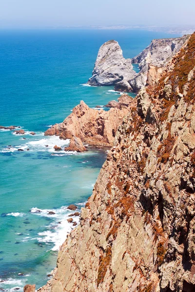 在罗卡角 (cabo da roca) 辛特拉，葡萄牙海岸悬崖 — 图库照片