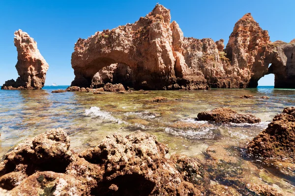 Klippen an der Küste (Ponta da Piedade), Lagos, Portugal — Stockfoto