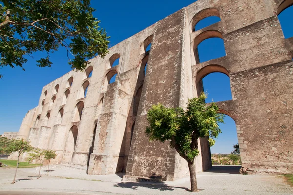 Aquädukt amoreira elvas, portugal — Stockfoto