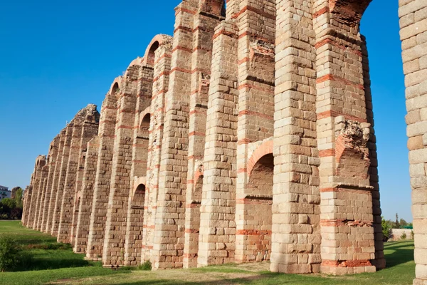 Akvedukten los milagros, merida, Spanien — Stockfoto