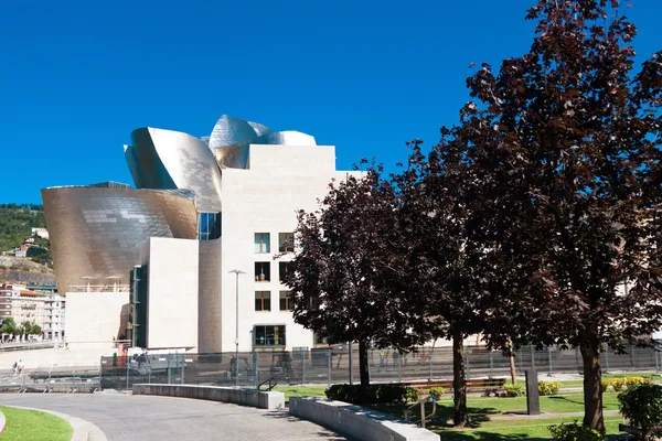 BILBAO, ESPAGNE - 9 AOÛT : Vue extérieure du Musée Guggenheim — Photo