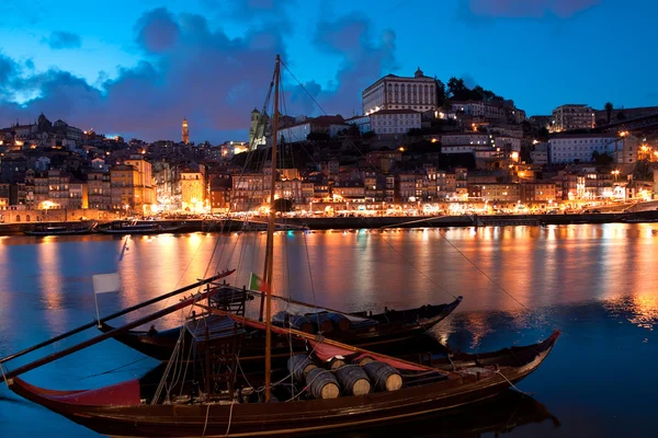 Rabelo boten in porto, portugal — Stockfoto