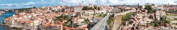 Vista sul centro storico di Oporto, Portogallo — Foto Stock