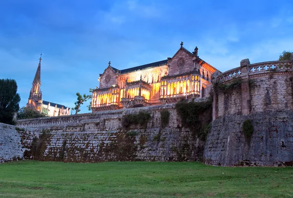 Палац sobrellano, comillas, Кантабрія хребта — стокове фото