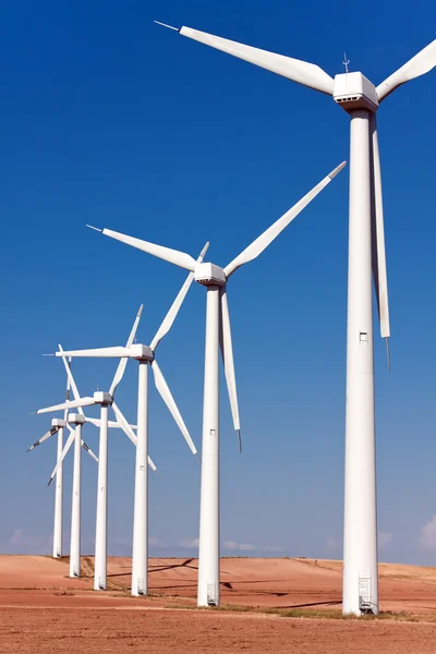 Molinos de viento para producción de energía eléctrica —  Fotos de Stock