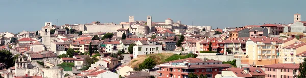 Вид на город Куэльяр, провинция Сеговия, центральная Испания — стоковое фото