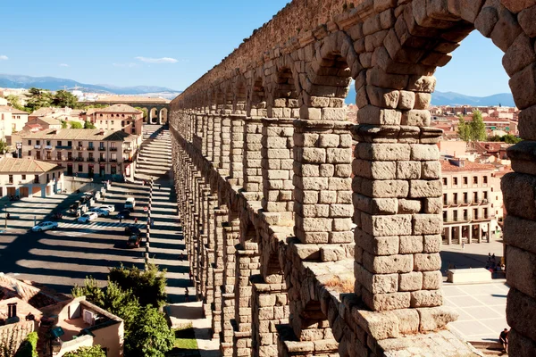 Römisches Aquädukt in der Stadt Segovia, Spanien — Stockfoto