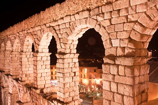 Romerska akvedukten i segovia stad, Spanien — Stockfoto