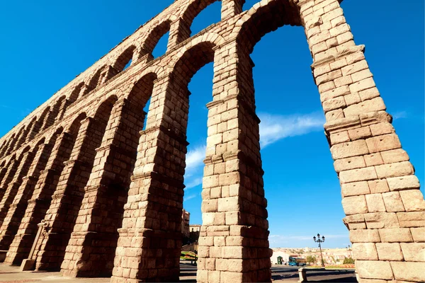 Şehirde segovia, İspanya Roma su kemeri — Stok fotoğraf