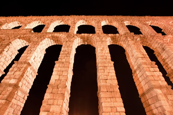 Aqueduto romano na cidade de Segóvia, Espanha — Fotografia de Stock