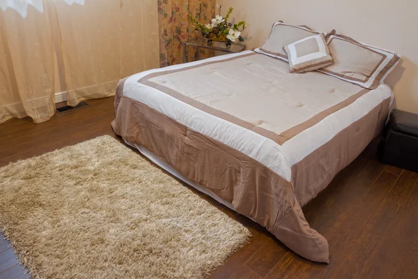 Дизайн интерьера спальни — стоковое фото