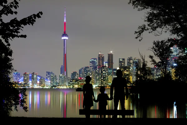 Toronto silüeti üzerinde romantik görünümü — Stok fotoğraf