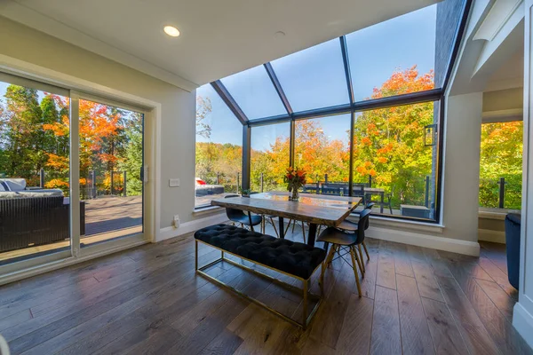 Oturma odası iç mekan düzenleme. Özel Tasarım