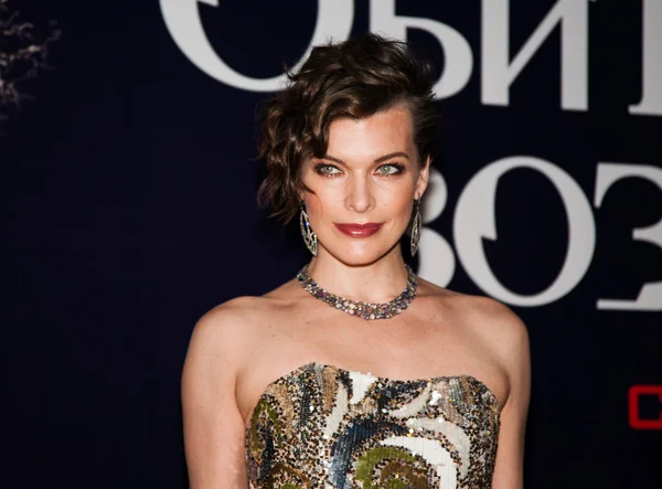 Schauspielerin milla jovovich — Stockfoto