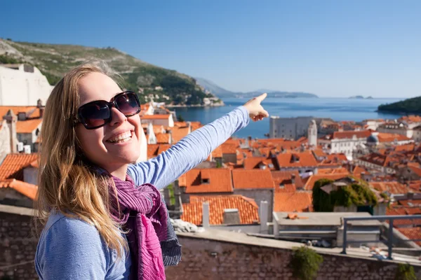 Tourist looking over Dubrovnik, Croatia — Stock Photo, Image