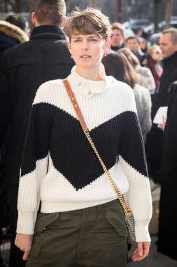Stella Tennant, İngiliz manken 8 Mart 2016 'da Paris Moda Haftası Kadın Güz / Kış Giyimi 2016 / 2017 kapsamında Chanel Show' a geldi..