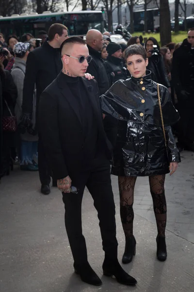 Halsey Amerikai Énekes Érkezik Chanel Show Részeként Párizsi Fashion Week — Stock Fotó