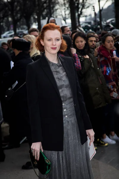Karen Elson Angielska Supermodelka Przybywa Pokaz Chanel Ramach Paryskiego Tygodnia — Zdjęcie stockowe