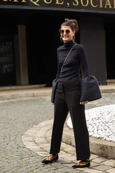 Giovanna Battaglia Llega Espectáculo Miu Miu Como Parte Semana Moda Imagen de archivo